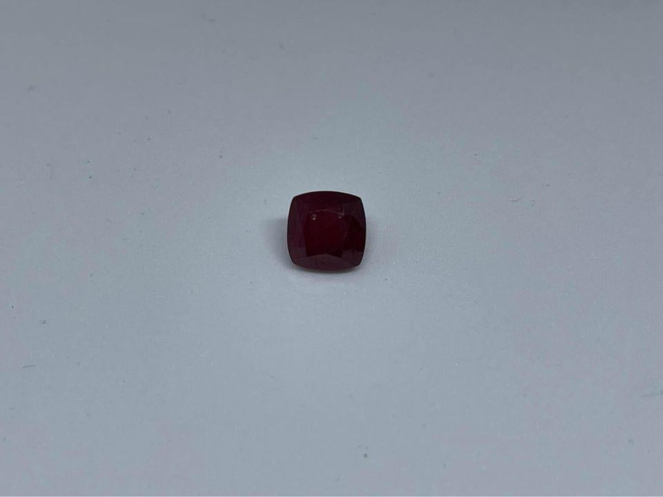 5.5ct natural Burma ruby with certificate in Melbourne pigeon blood no crack