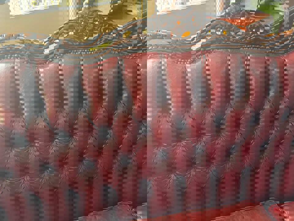 Luxurious Vintage Leather Lounge Suite still perfect condition 7 seats