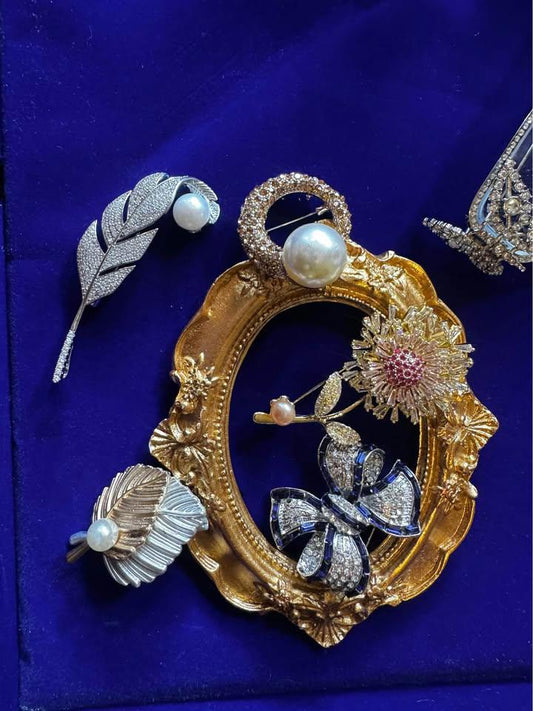 Vintage style natural pearl brooch earrings ring gold plated well made brand new