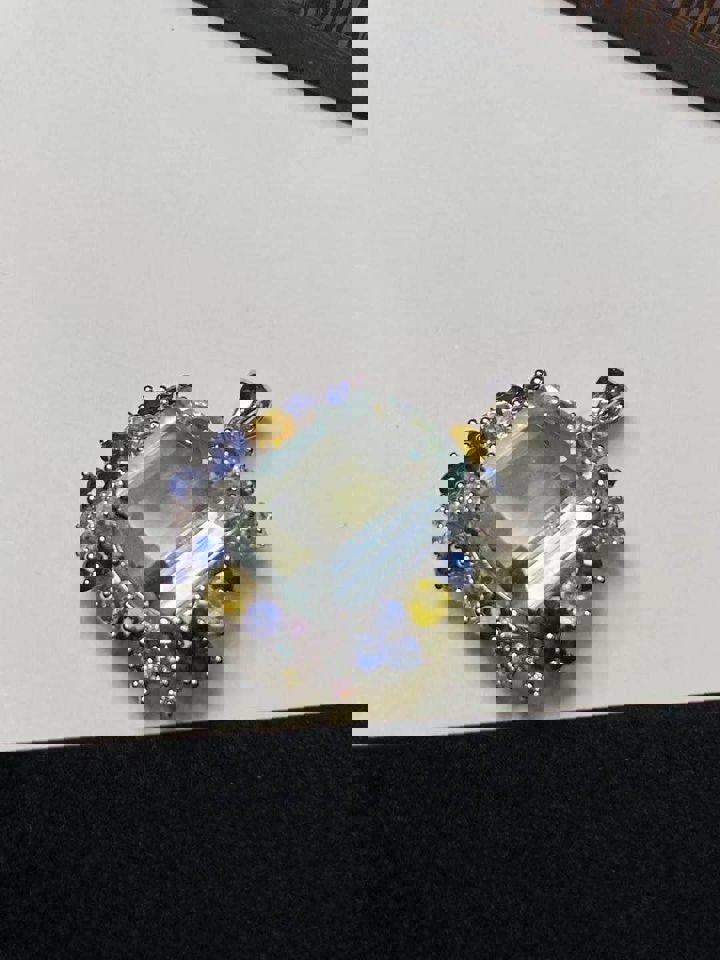 18k gold 12.15ct aquamarine with diamonds and sapphire pendant with certificate