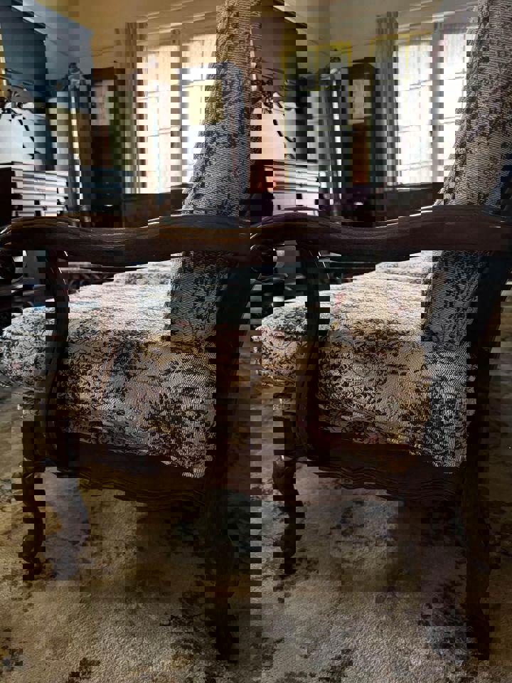 Perfect condition vintage 3 seats sofa strong and firm nice and clean no stains no damaged