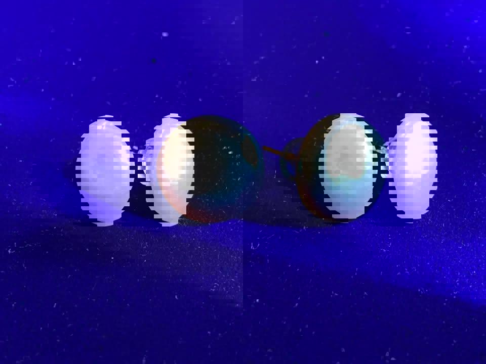 Natural pearl stud in 18k gold earrings with certificate