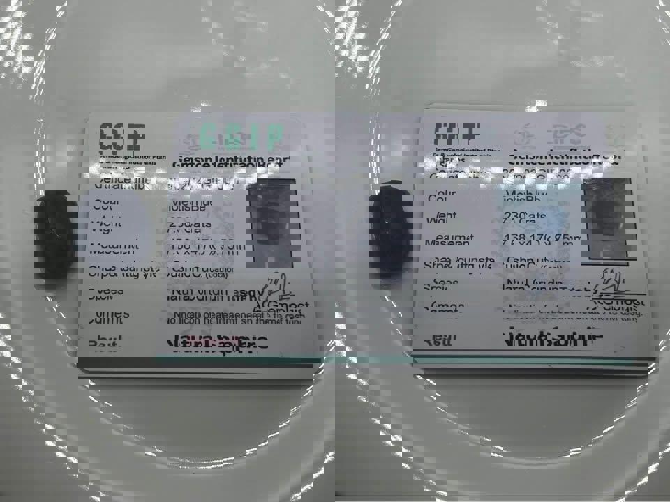 27.30ct natural sapphire violetish blue with certificated no heat treatment