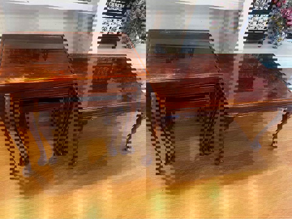 A nest table’s excellent condition 4 items