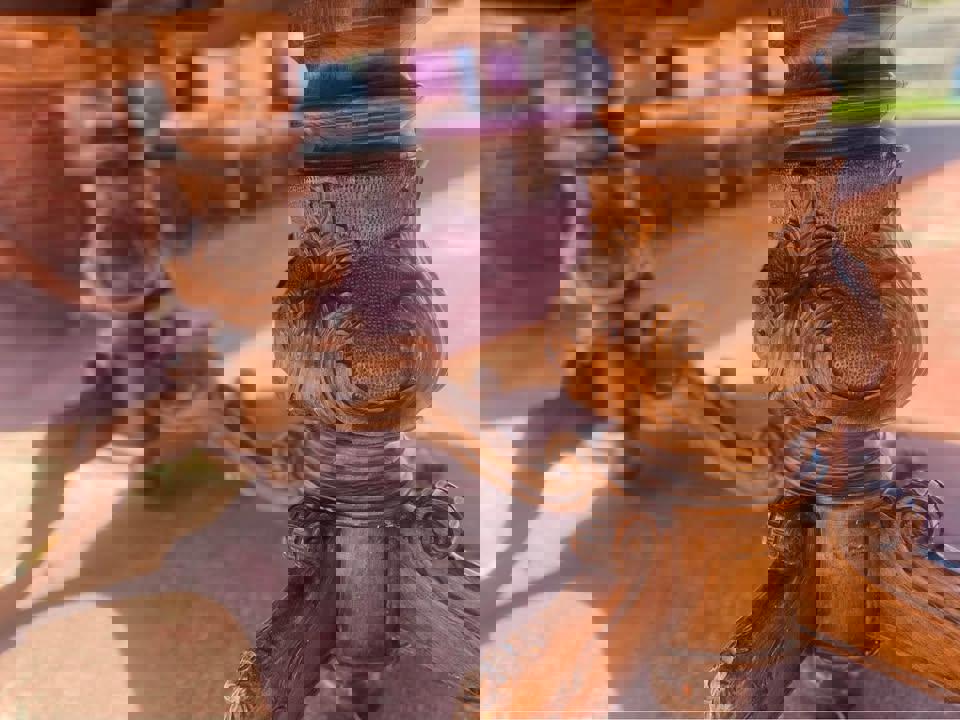 Antique solid timber oval shape dining table 175x 108x76 cm with 6 chairs