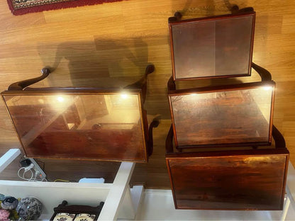 A nest table’s excellent condition 4 items