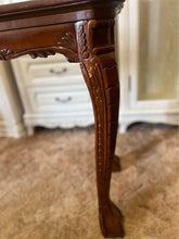 Load image into Gallery viewer, Double sides hall stand end table glass top fancy hand cavings 127x48x75cm
