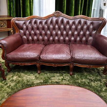 Load image into Gallery viewer, Perfect vintage real leather sofa set 7 seats 3 seat +2x single seat+ 2x armchair &amp; coffee table
