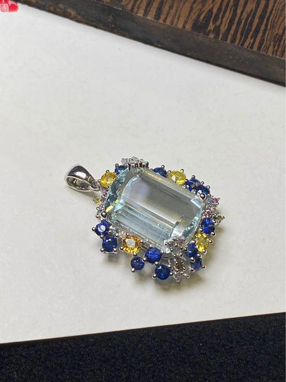 18k gold 12.15ct aquamarine with diamonds and sapphire pendant with certificate