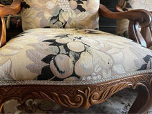 Load image into Gallery viewer, single sofa armchairs antique chair large sofa vintage armchairs
