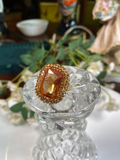 ChromaLuxe Radiance Set ring and necklace set changing 6 colours