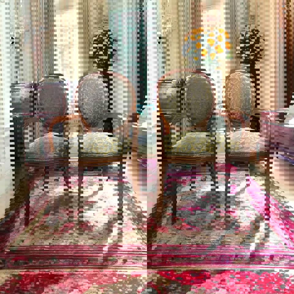 Impressive solid dinner table 2.45mx1.30m with 8 cushion large chairs