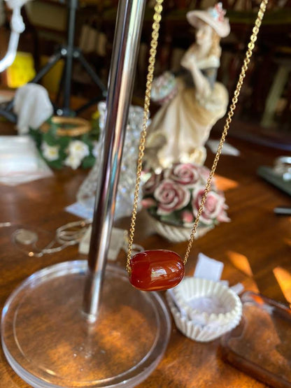 Elegant AU750 18k Red Agate Necklace with Gold Plated Chain