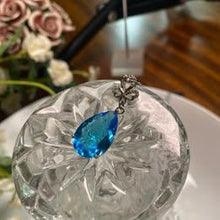 Load image into Gallery viewer, Topaz drop pendent in S925
