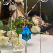 Load image into Gallery viewer, Topaz drop pendent in S925
