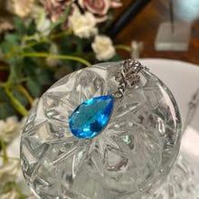 Load image into Gallery viewer, Topaz drop pendent in S925

