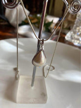 Load image into Gallery viewer, Fine Jewelry Solid 18K Gold tear drop Sea Water Mabe Pearls Pendants certificate
