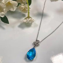 Load image into Gallery viewer, Topaz drop pendent in S925
