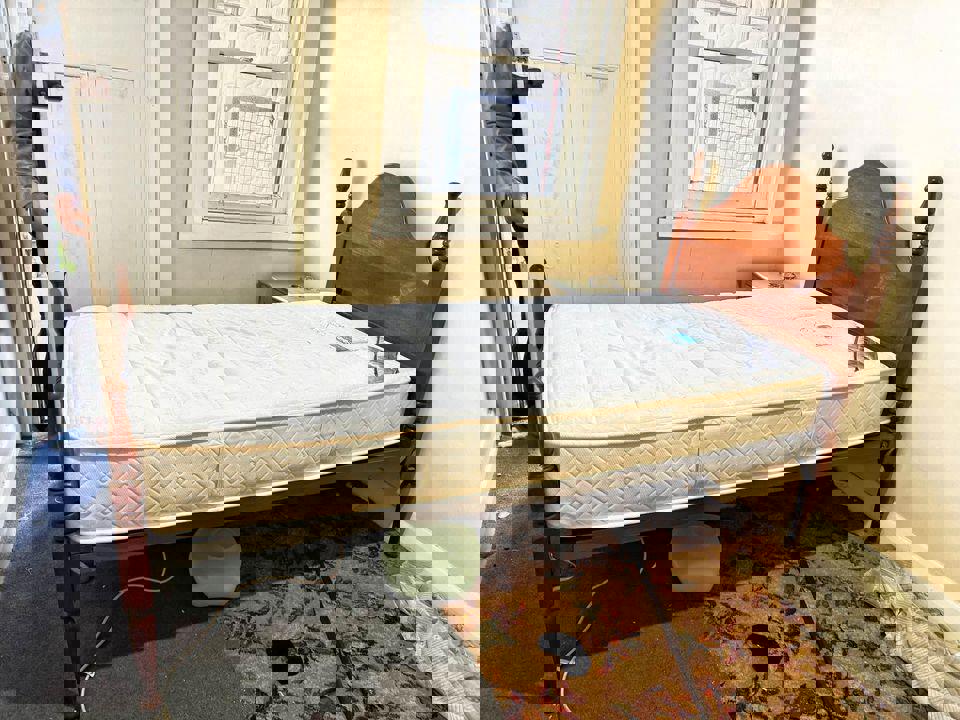 Excellent condition Vintage single bed frame with high quality latex single mattress