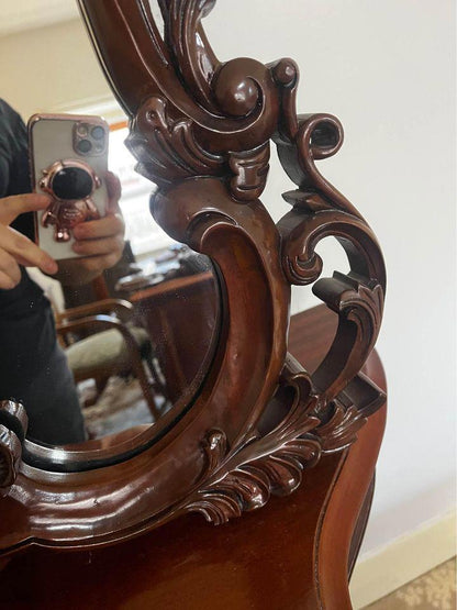 115x87cm antique timber mirror excellent condition