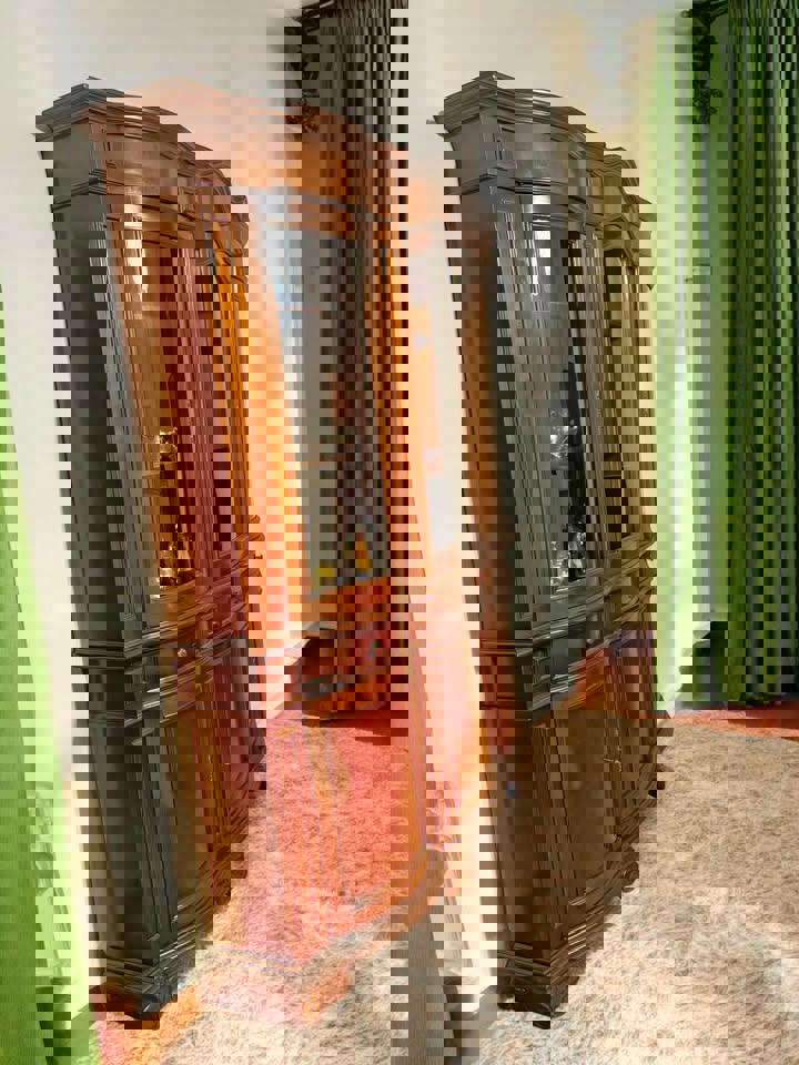 Perfect condition wall unit mahogany buffet sideboard vintage