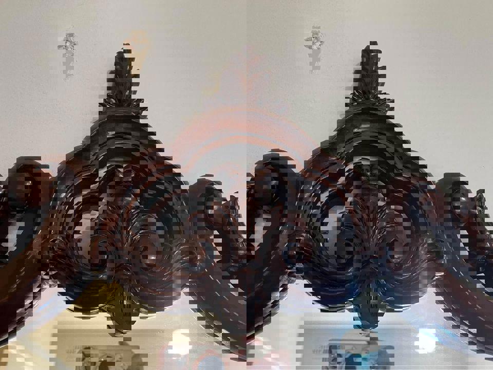 115x87cm antique timber mirror excellent condition