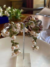 Load image into Gallery viewer, Handmade Women Lily Bell orchid Cultured Pearl Vintage Bracelets&amp; pendent
