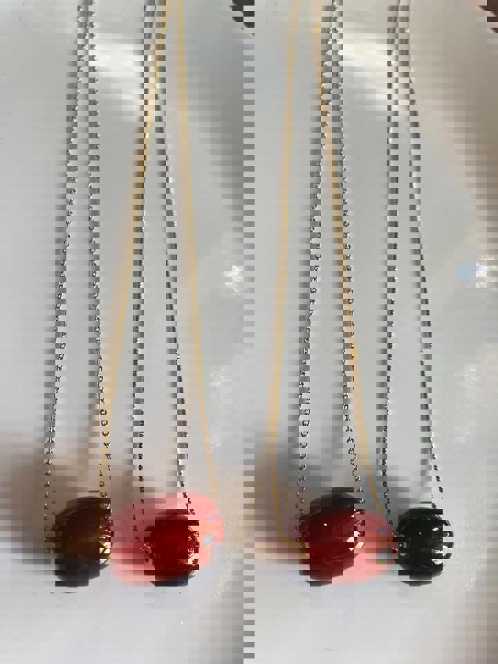 Elegant AU750 18k Red Agate Necklace with Gold Plated Chain