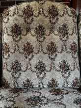 Load image into Gallery viewer, Perfect condition vintage 3 seats sofa strong and firm nice and clean no stains no damaged
