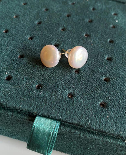Natural pearl stud in 18k gold earrings with certificate