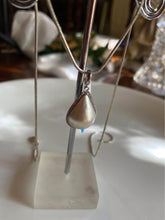 Load image into Gallery viewer, Fine Jewelry Solid 18K Gold tear drop Sea Water Mabe Pearls Pendants certificate
