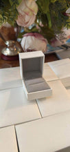 Load image into Gallery viewer, Brand new!Plain white skin jewelry boxes pendant endant boxes ring boxes and bracelets boxes
