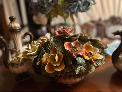 Vintage Capodimonte Flowers Floral vase $150 matching pots $100 each excellent