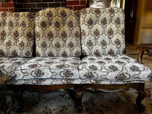 Load image into Gallery viewer, Perfect condition vintage 3 seats sofa strong and firm nice and clean no stains no damaged
