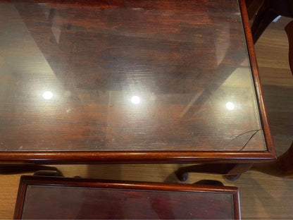 A nest table’s excellent condition 4 items