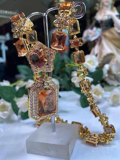 ChromaLuxe Radiance Set ring and necklace set changing 6 colours