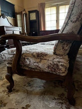 Load image into Gallery viewer, Perfect condition vintage 3 seats sofa strong and firm nice and clean no stains no damaged
