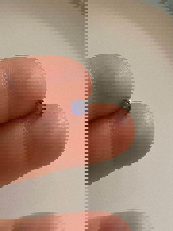 0.5 ct natural cornflower blue sapphire Sri Lanka region with certificate oval shape