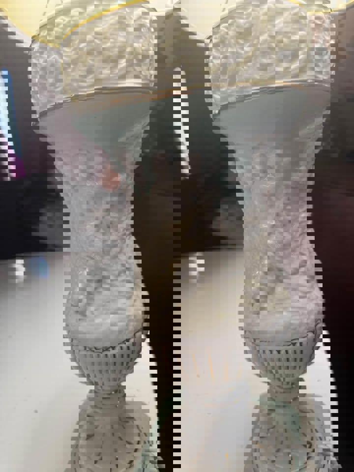 Vintage lamp nice shade with beautiful design made in Italy