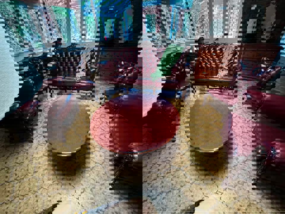 Luxurious Vintage Leather Lounge Suite still perfect condition 7 seats