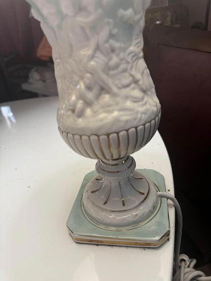 Vintage lamp nice shade with beautiful design made in Italy