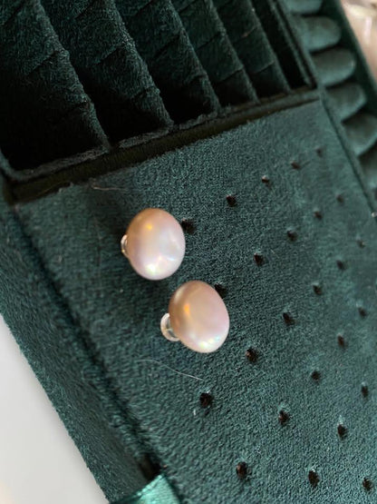 Natural pearl stud in 18k gold earrings with certificate