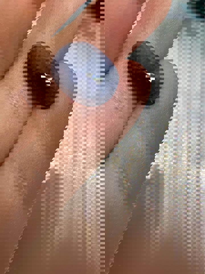 High-Quality Natural Sapphire Gemstone - Deep Blue Oval Cut 12ct!