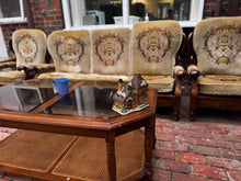 Load image into Gallery viewer, Vintage sofa set solid and strong 3 seat +2 x single seat with a matching coffee table free
