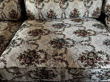 Load image into Gallery viewer, Perfect condition vintage 3 seats sofa strong and firm nice and clean no stains no damaged
