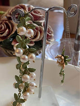 Load image into Gallery viewer, Handmade Women Lily Bell orchid Cultured Pearl Vintage Bracelets&amp; pendent
