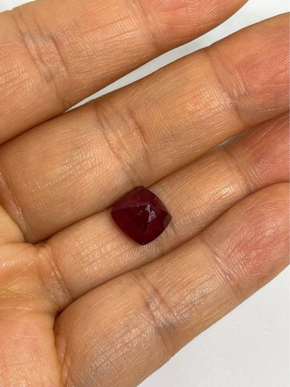 5.5ct natural Burma ruby with certificate in Melbourne pigeon blood no crack