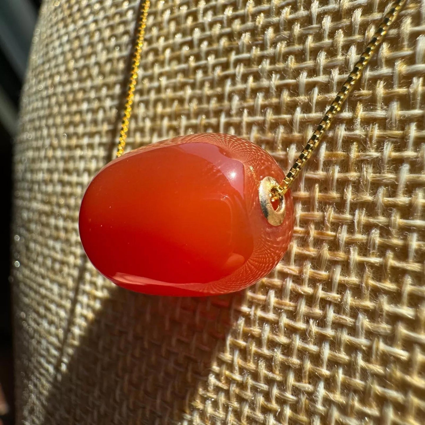 Elegant AU750 18k Red Agate Necklace with Gold Plated Chain