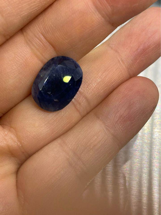 High-Quality Natural Sapphire Gemstone - Deep Blue Oval Cut 12ct!