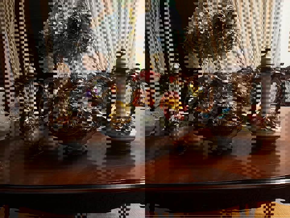 Vintage Capodimonte Flowers Floral vase $150 matching pots $100 each excellent